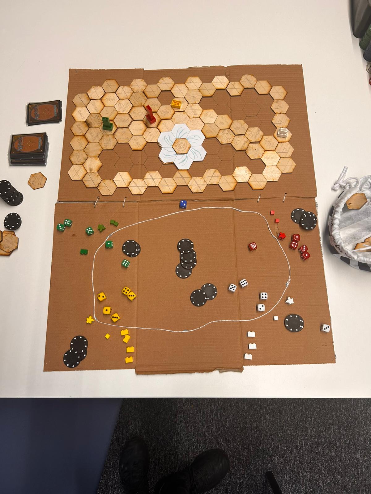 CapSize — a hand-built hex-tile board game